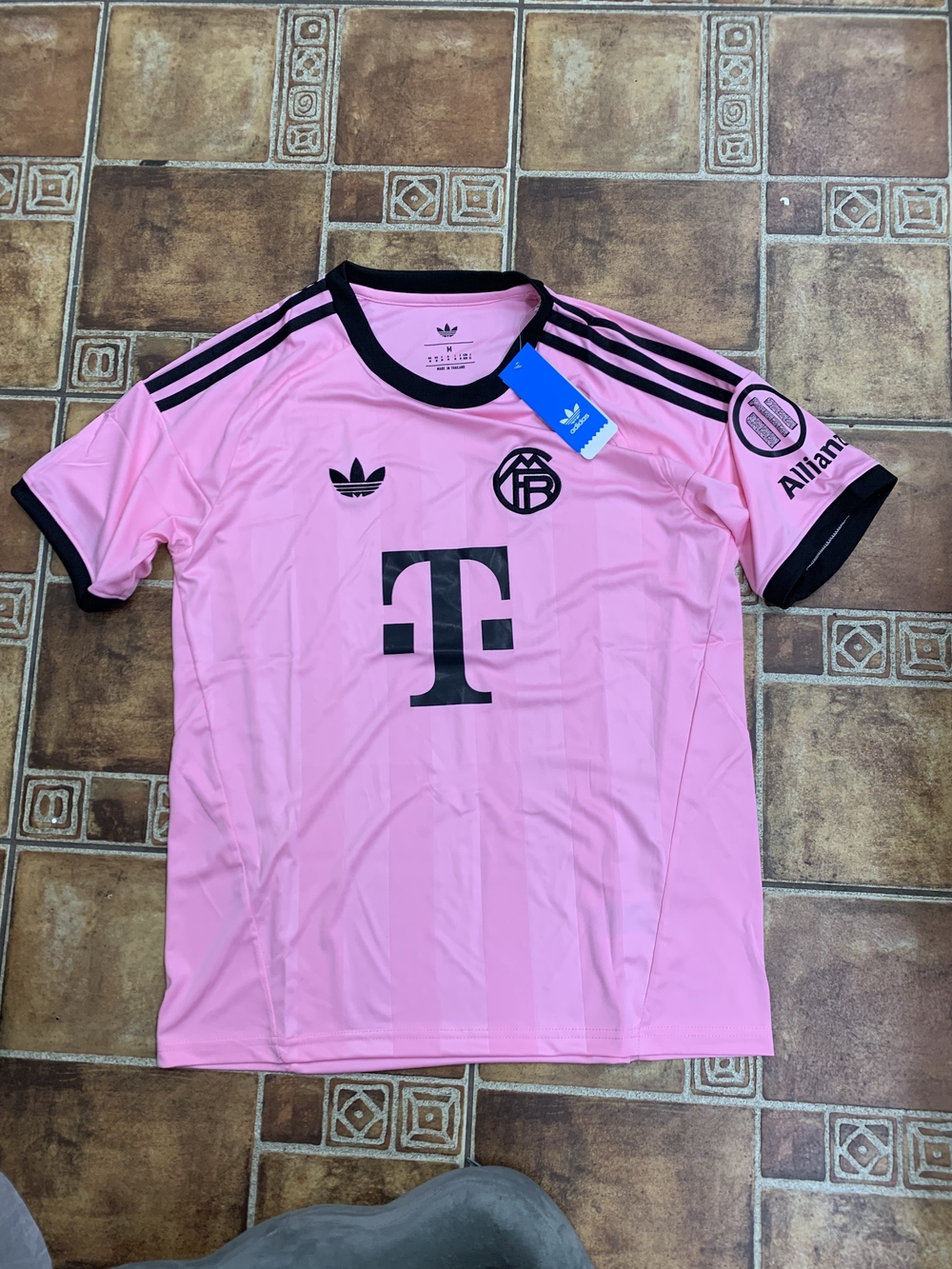 adidas Originals Bayern Munich 2025/26 Goalkeeper Jersey Size M